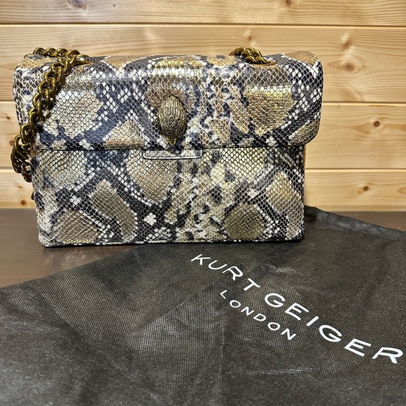BNWOT Kurt Geiger London large Kensington handbag in gold snake print. - Picture 8 of 14